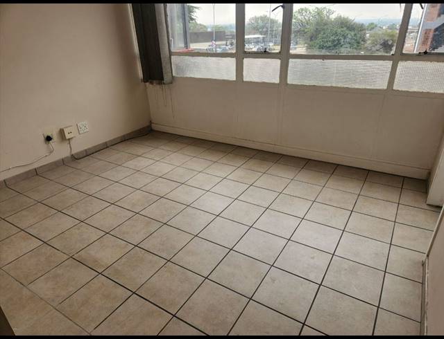 3 BEDROOM APARTMENT FOR SALE IN RHODESFIELD